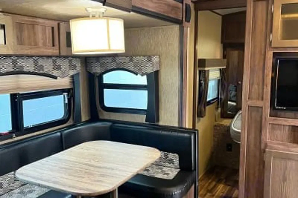 Brown Hornet Travel Trailer in Lancaster, South Carolina