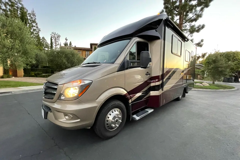 2018 Renegade RV Villagio