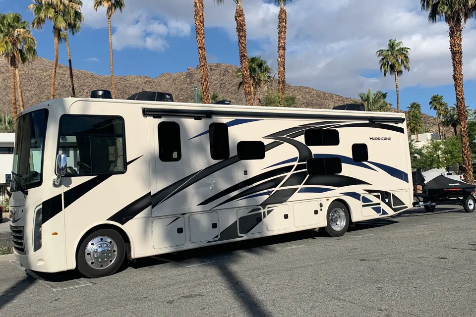 marcelo's Thor Motor Coach Hurricane 34j Class A in Orlando, Florida