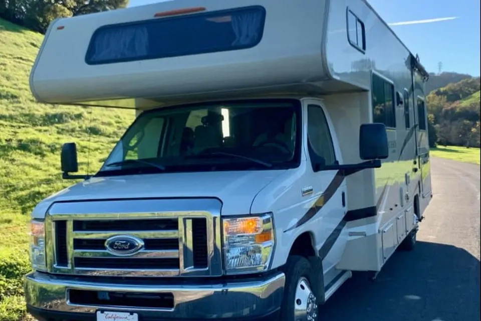 2018 Coachmen Leprechaun