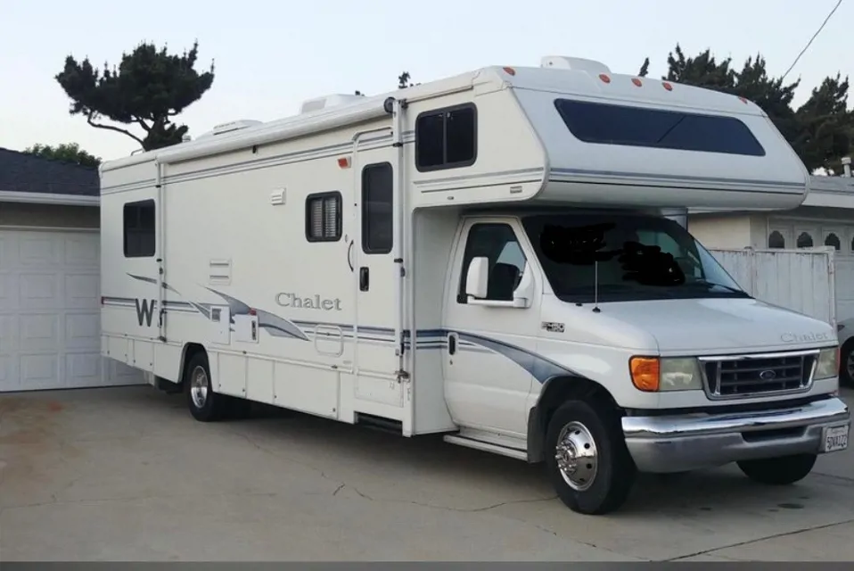 2003 Ford Chalet