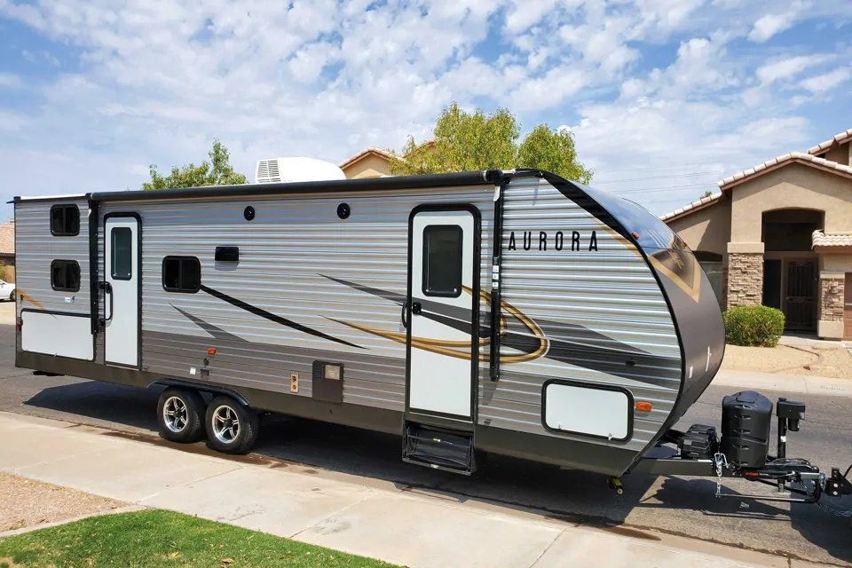 Lester's Forest River Aurora Travel Trailer à GILBERT, Arizona