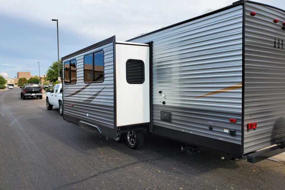 Lester's Forest River Aurora Travel Trailer à GILBERT, Arizona