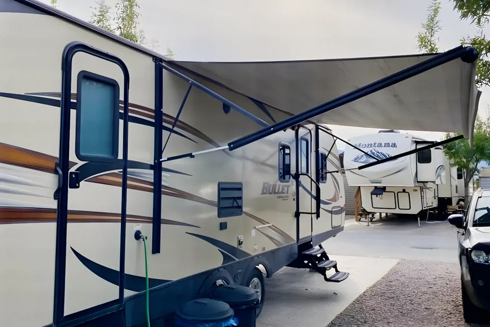 Keystone Bullet 28BHS Travel Trailer in Osoyoos, British Columbia