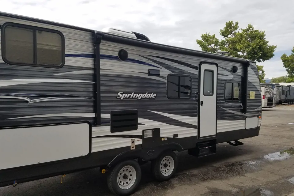 2017 Keystone 240 BH 