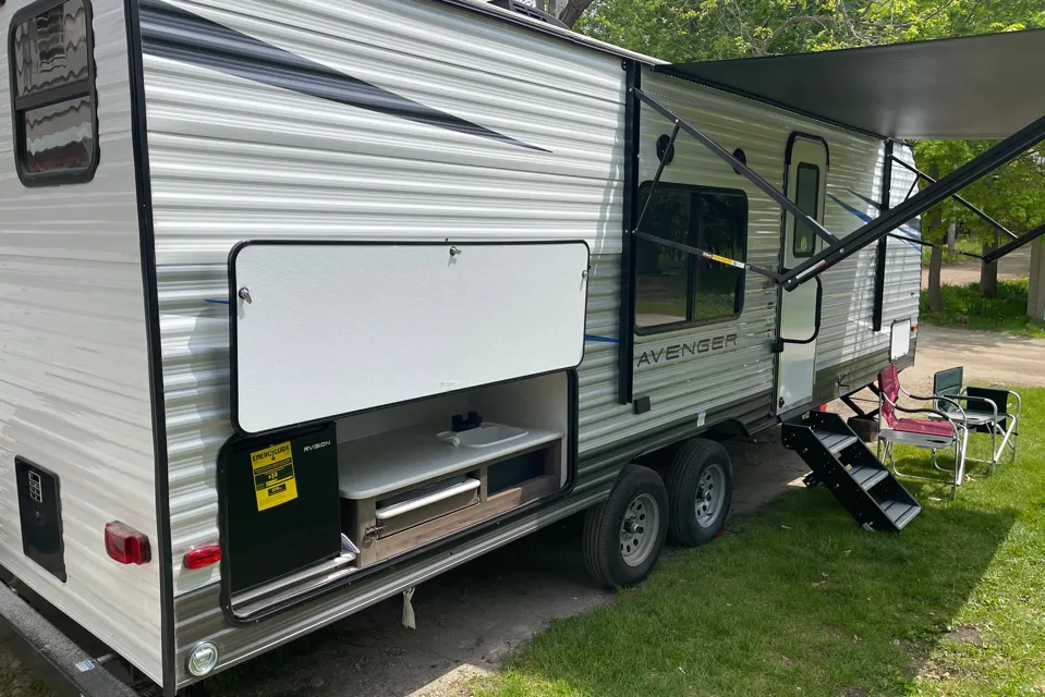 Eric's Prime Time 26BK Travel Trailer in Bruce-Township, Michigan