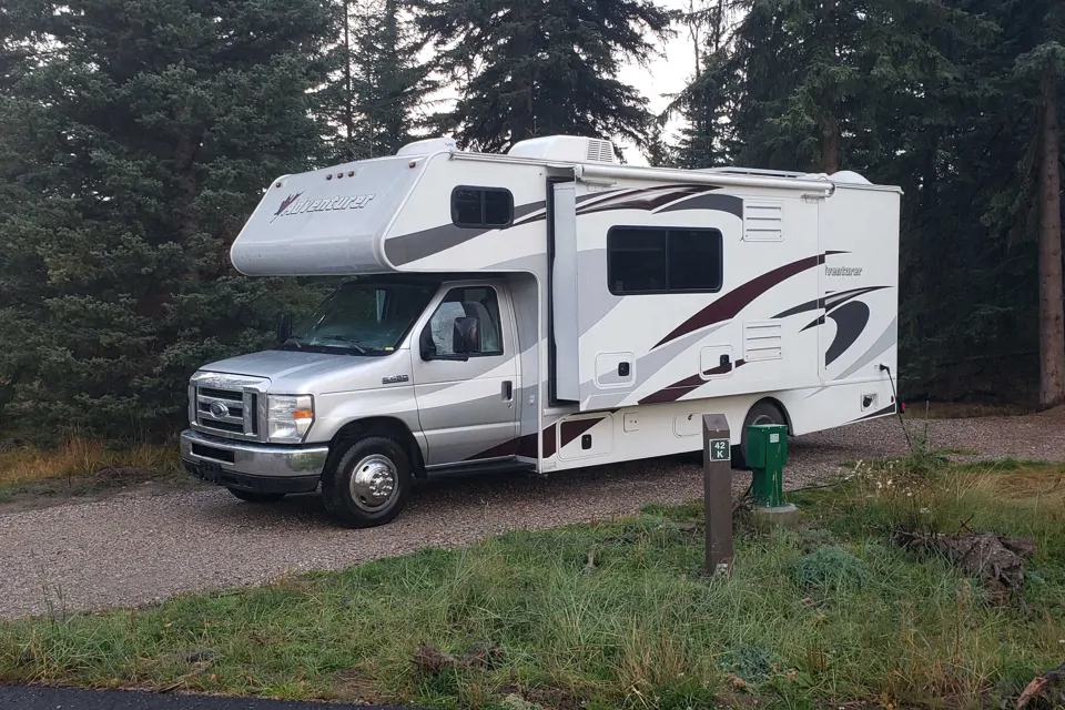 Twilight 2018 Motorhome 24' in Alberta-beach, Alberta