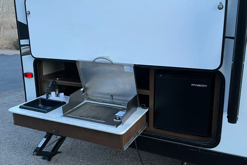 André's 26’ Tracer Travel Trailer in Fort-Myers, Florida