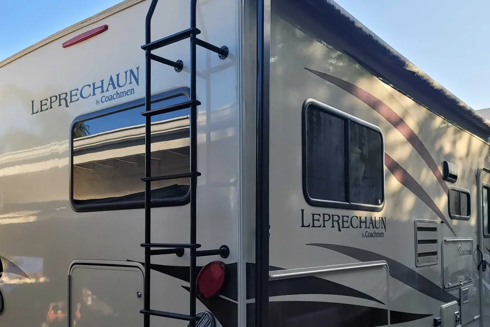 Juben's Leprechaun by coachman 2018 leprechaun Class C à Lakeside, California