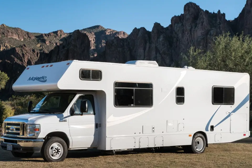 2017 Ford  Majectic Ford