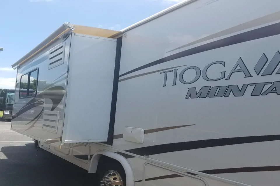 2014 Fleetwood Tioga Schedule a viewing! in SAN-ANTONIO, Texas