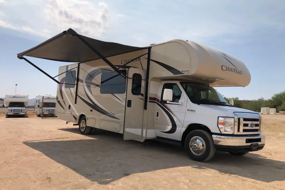 THOR Chateau 31Y w/ Slide-Out in El-Mirage, Arizona