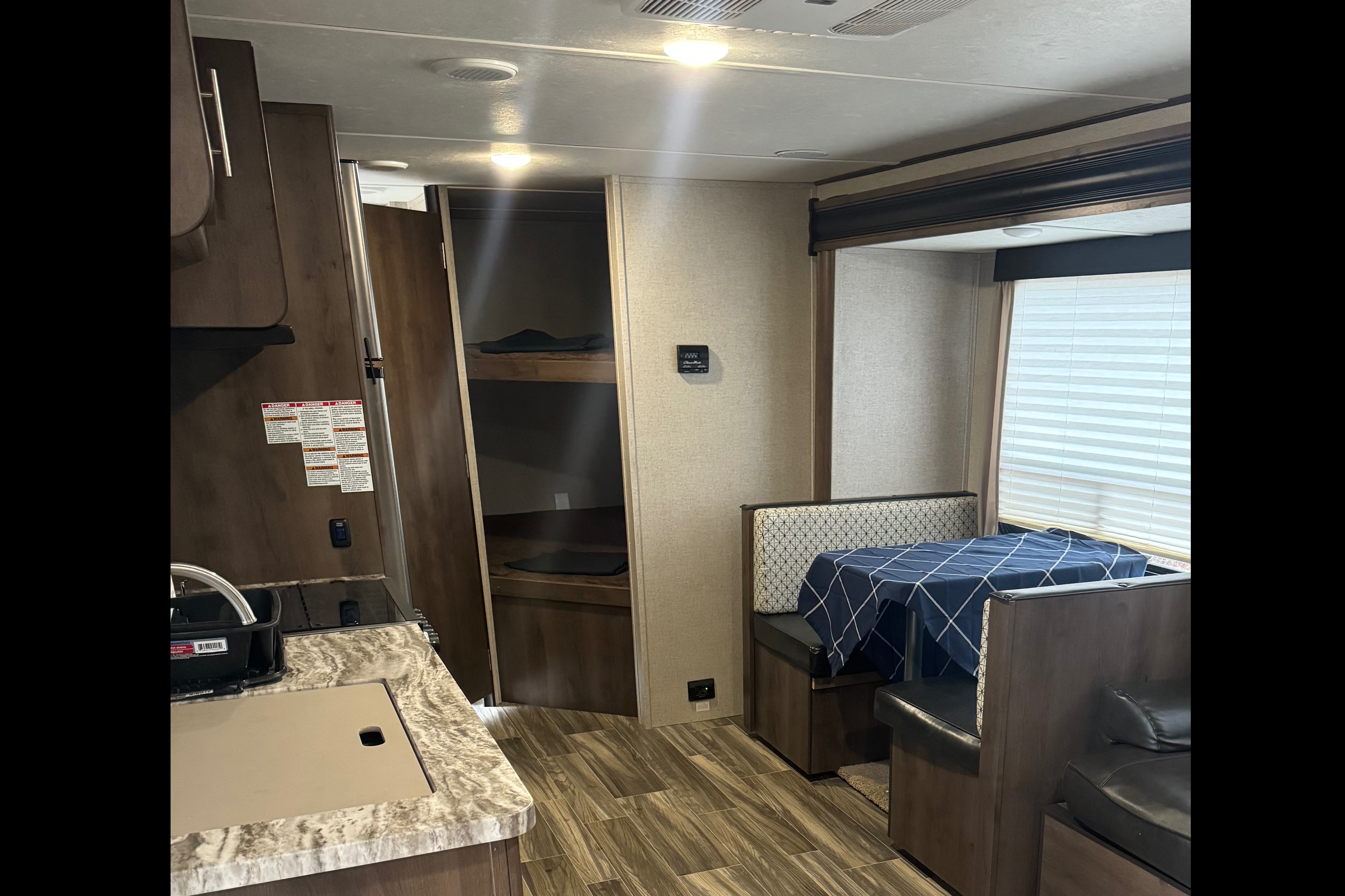 Shasta 26db Travel Trailer