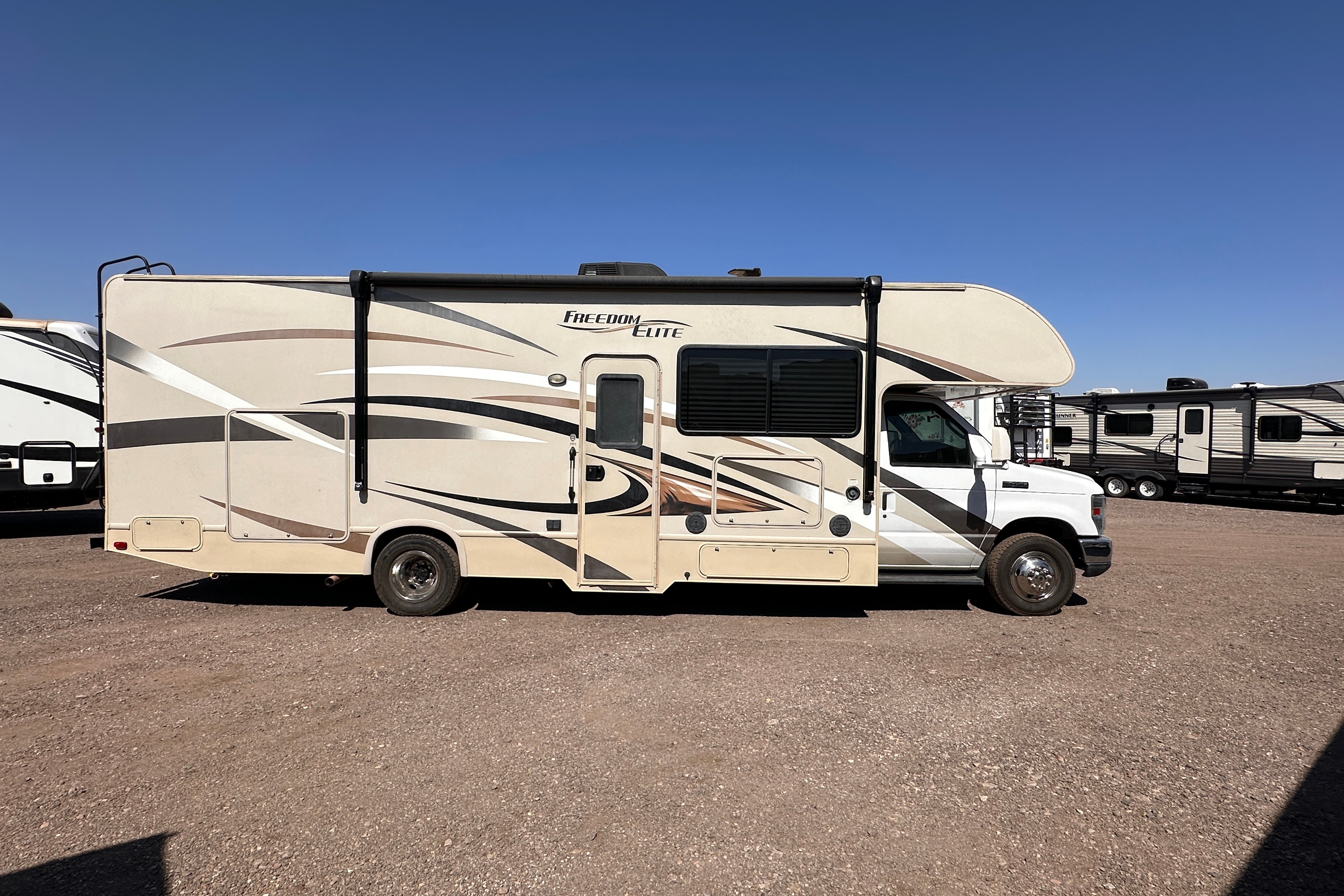 2016 Thor Freedom Elite 29FE: Ultimate Road Escape! ⛺