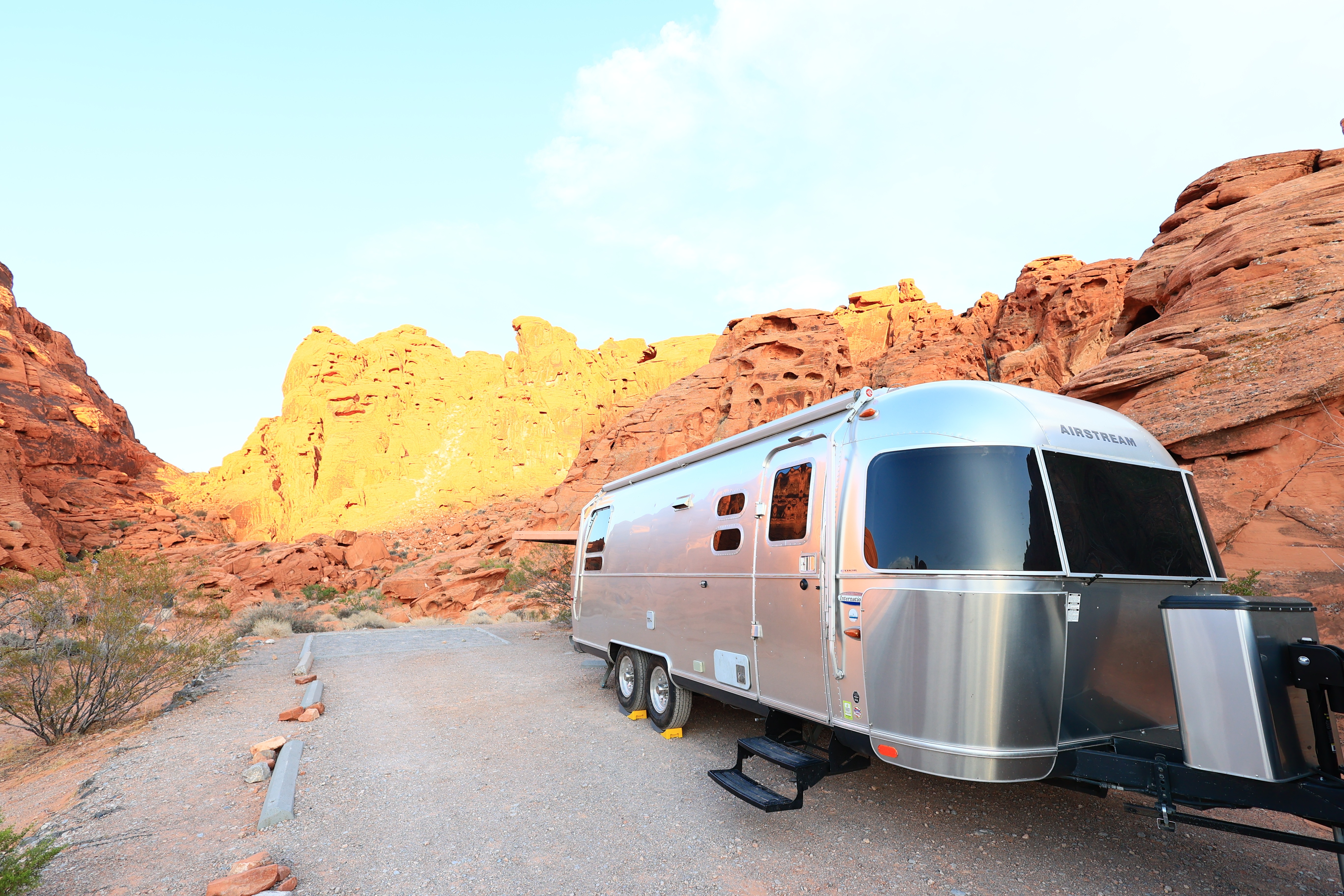 25ft Airstream - with Solar - 1/2 Ton Towable