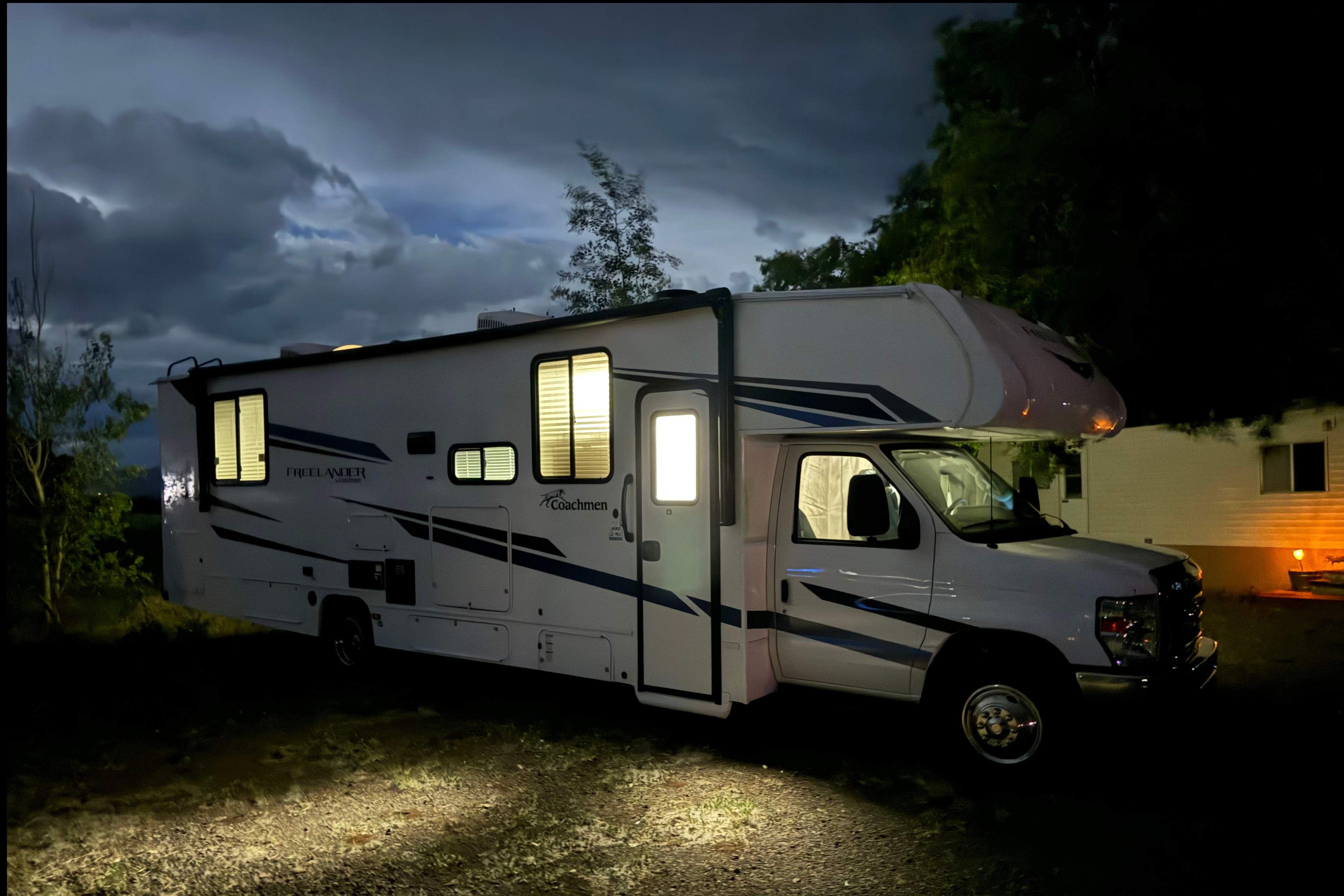 EASY GLAMPING in a 2023 Coachmen Freelander 31MB