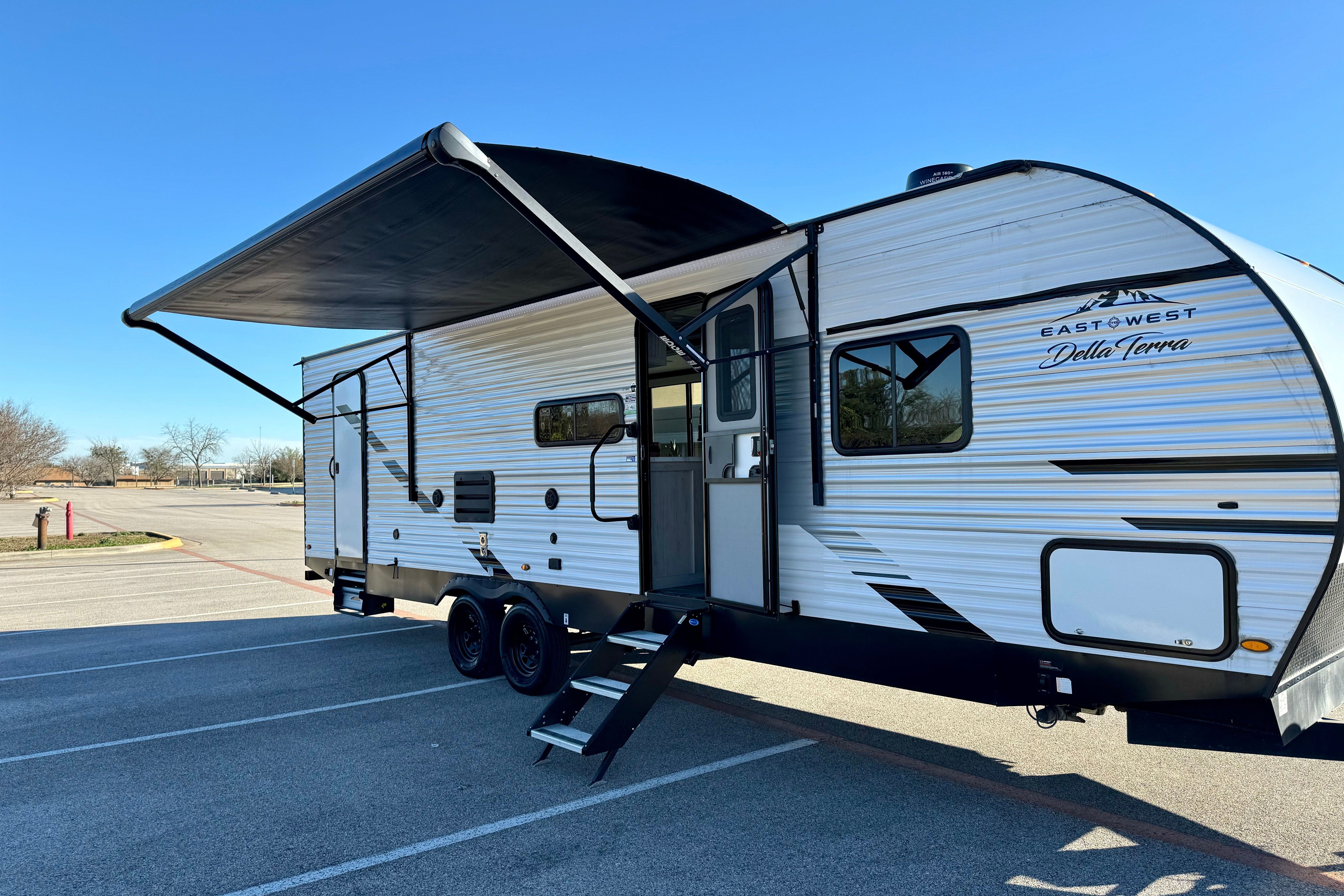 Ricardo's Pet Friendly, 27' Della Terra Travel Trailer