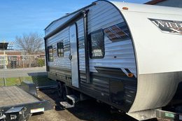 FOREST RIVER WILDWOOD Toy Hauler