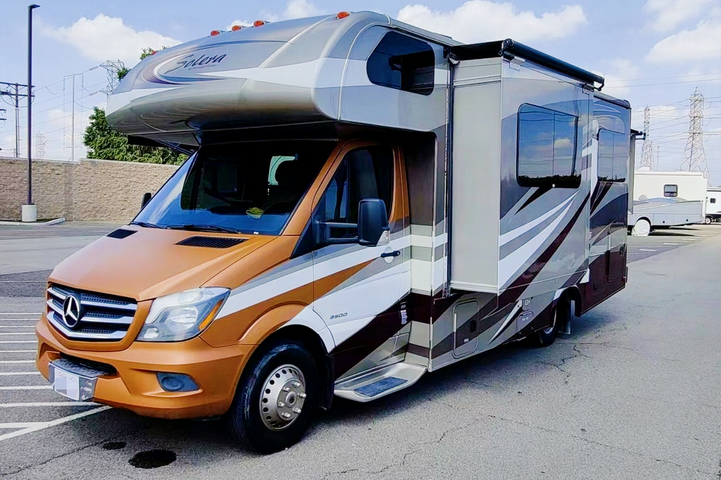 Mercedes-Benz Class C Diesel SOLAR 21MPG -- NEWLY UPGRADE 