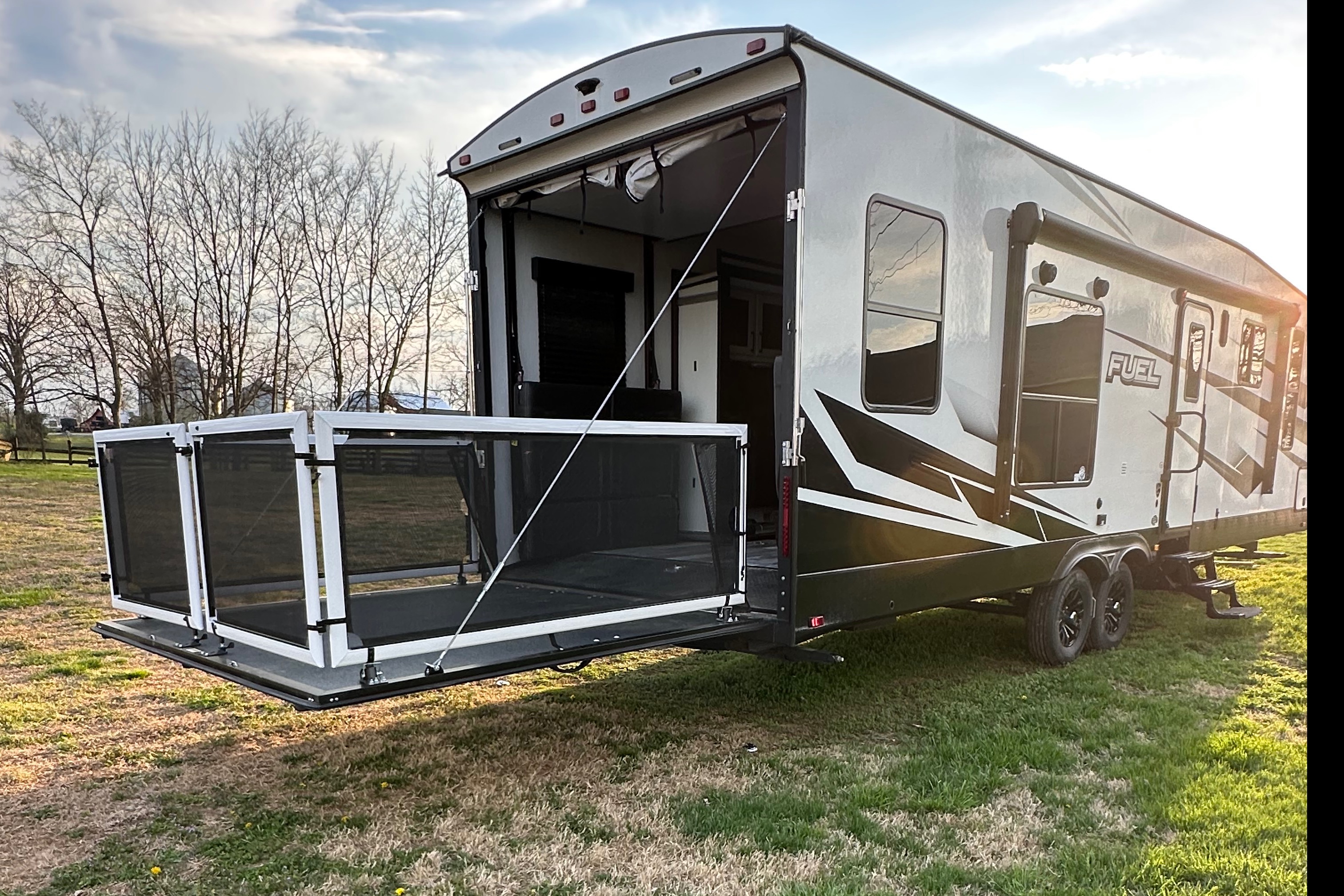 23' Fuel Toyhauler