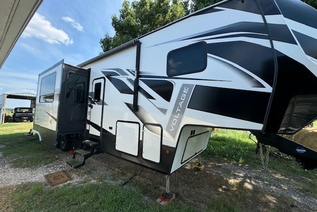 Robert's Toy Hauler
