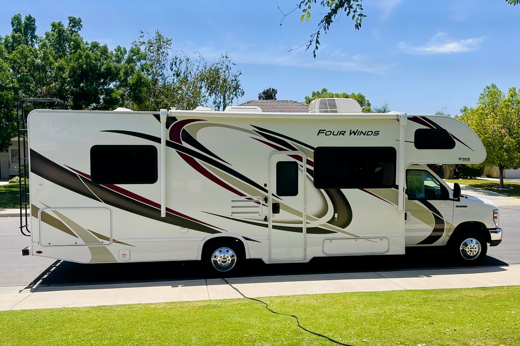 Mojo's Motor Home
