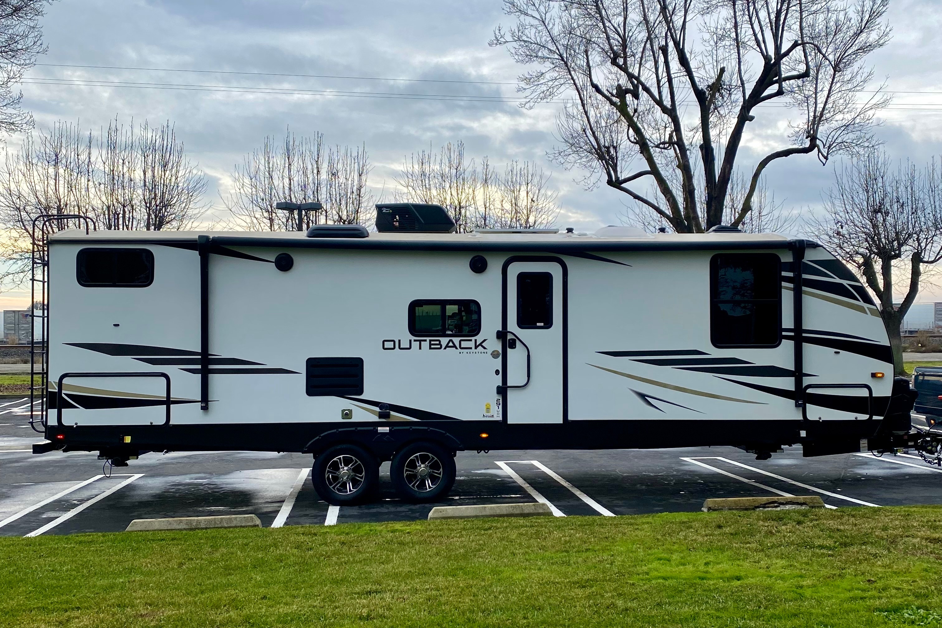 LUXURY 2 BEDROOM*LARGE BATH* 