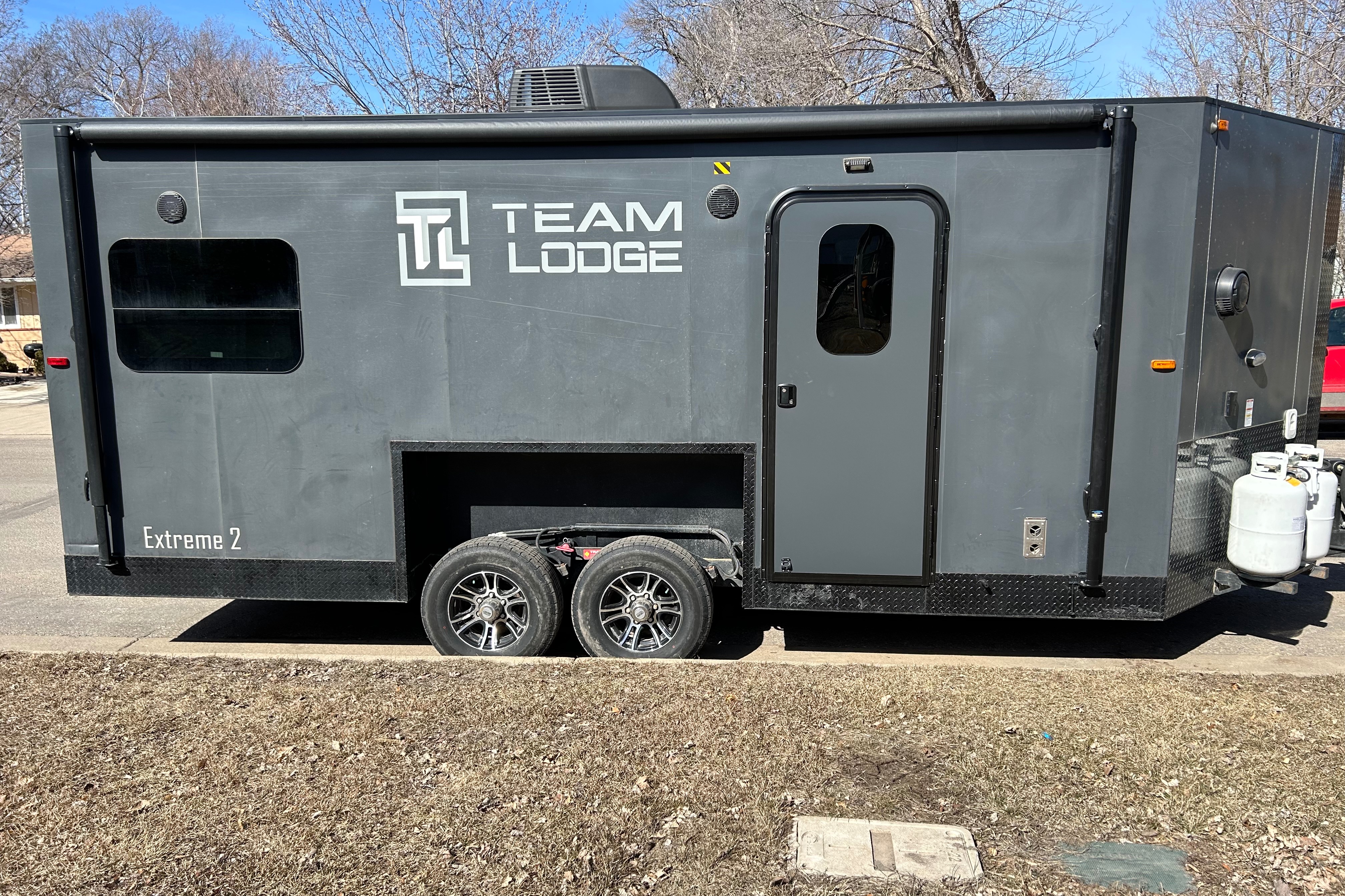Adam's Team Lodge Extreme 2 Toy Hauler
