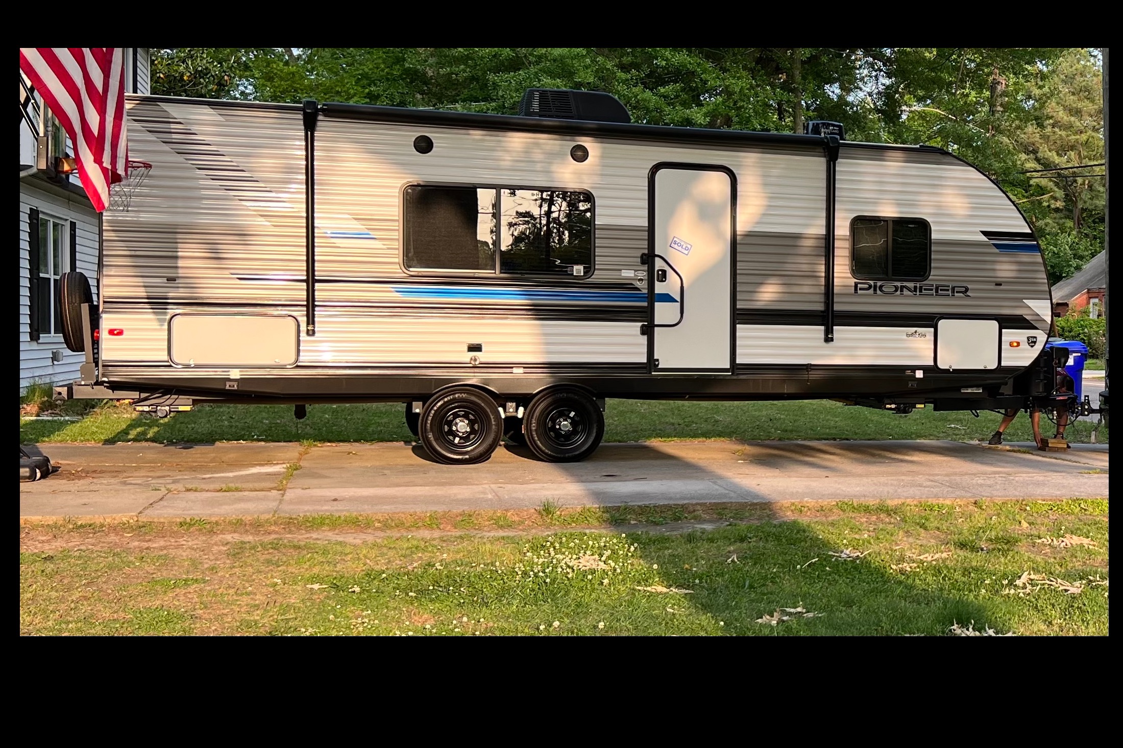 Fully loaded & ready for a weekend getaway with friends & family!