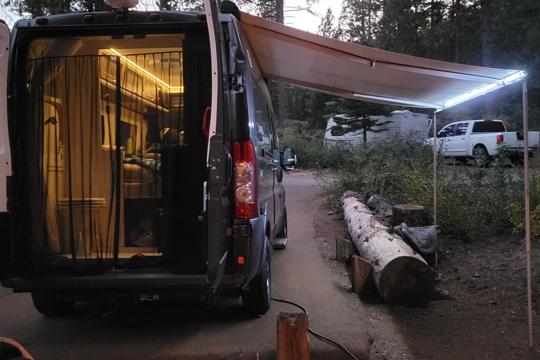 2018 Hymer Carado Banff, Lot's of storage and super classy!