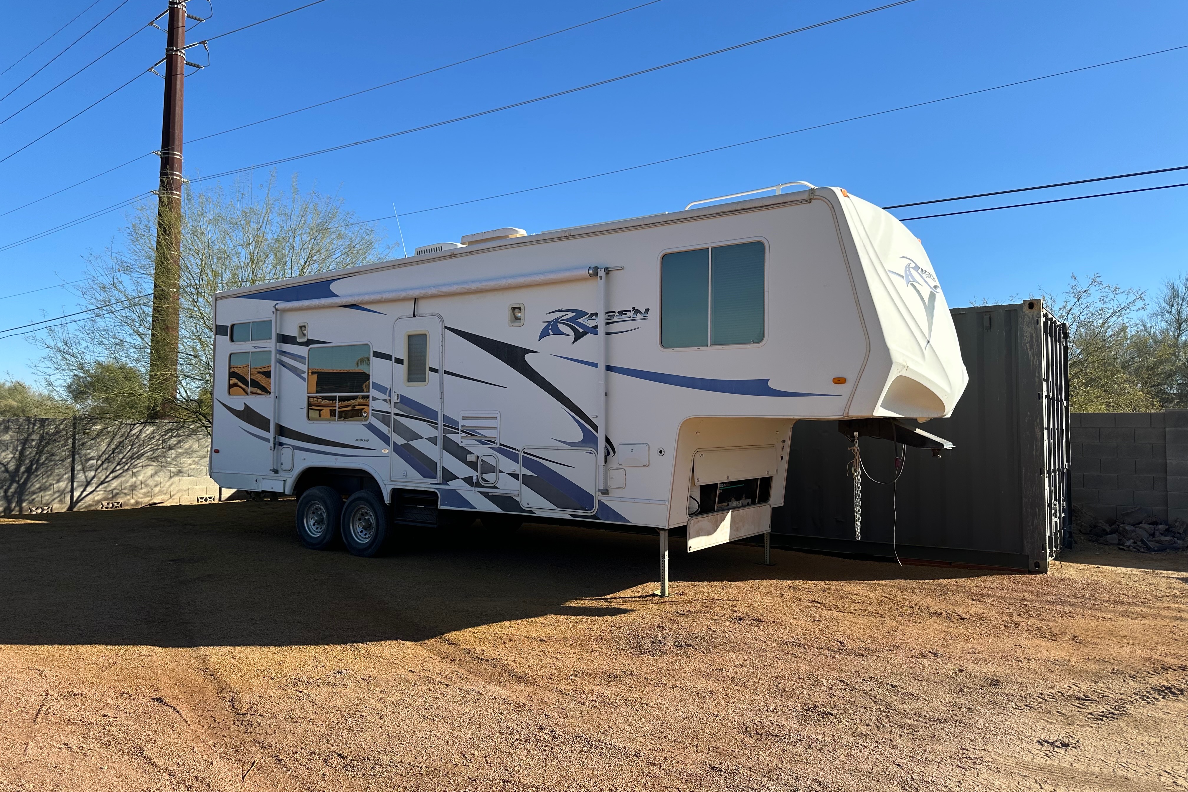Matthew's Ragen Falcon 3005 Fifth Wheel