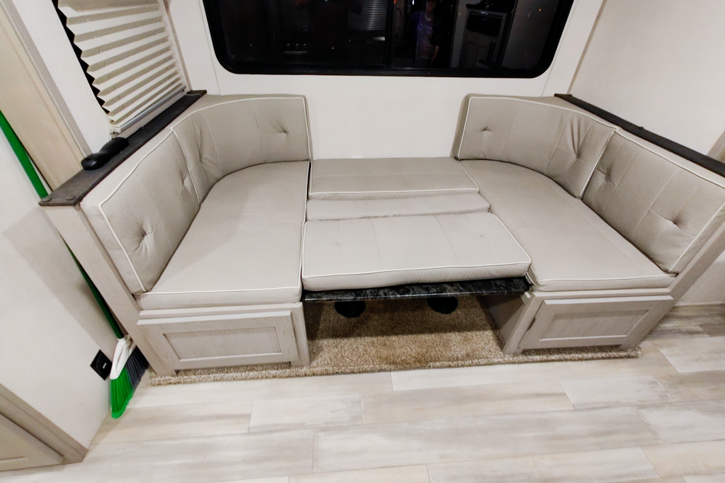 Roberto's Forest River Tracer Travel Trailer