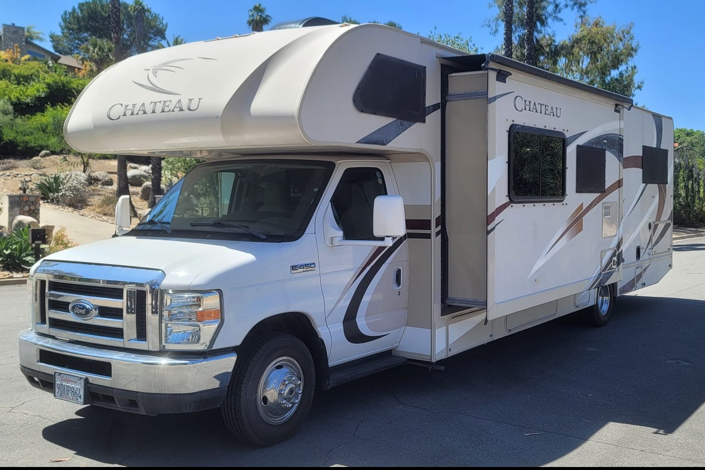 Sleeps 10, A/C, 2 Large Slide Outs, PRIVATE Queen Bedroom, Bunkhouse