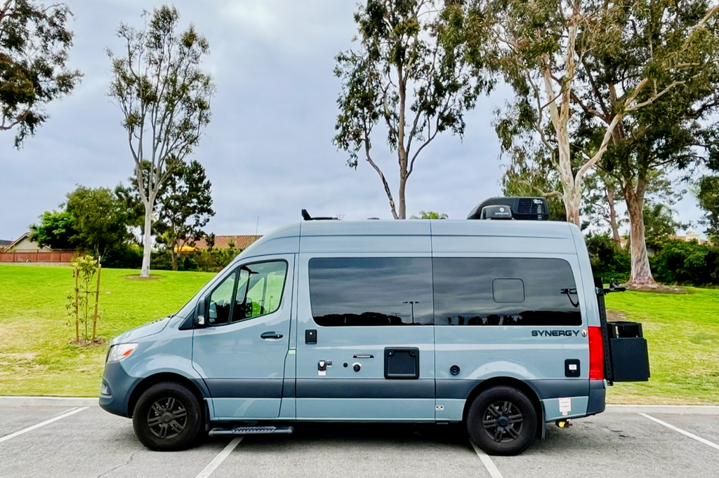 2022 Thor Motor Coach Synergy 19P 5 seats, 3 sleeps