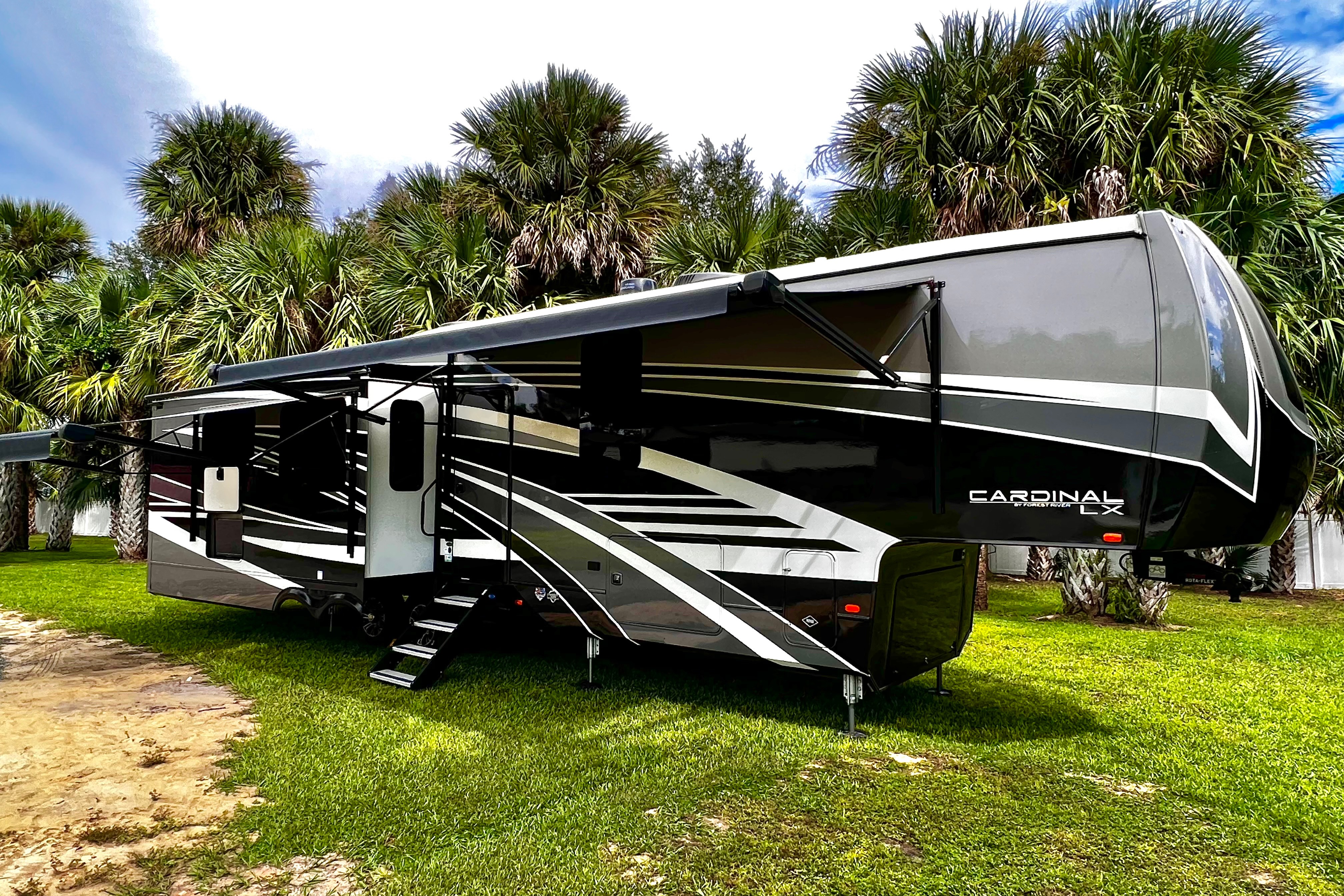 2022 Forest River Cardinal 390FBX (delivery only)