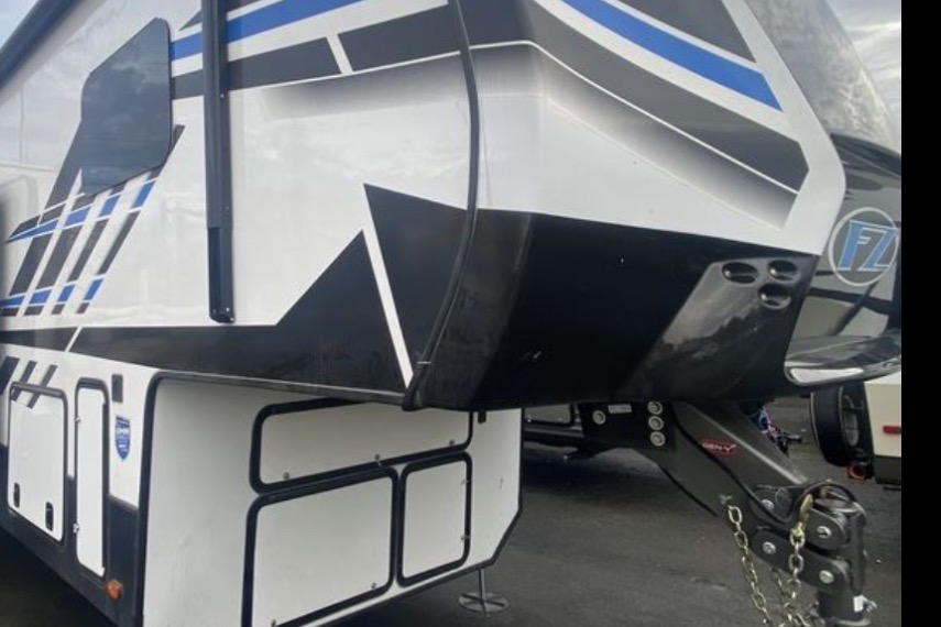 Omar's Keystone 419 gooseneck