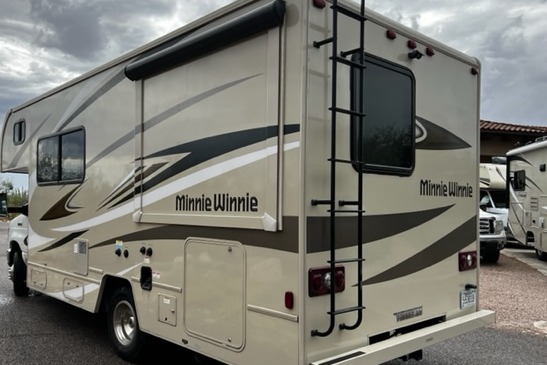 James's Winnebago Minnie Winnie 22M Class C