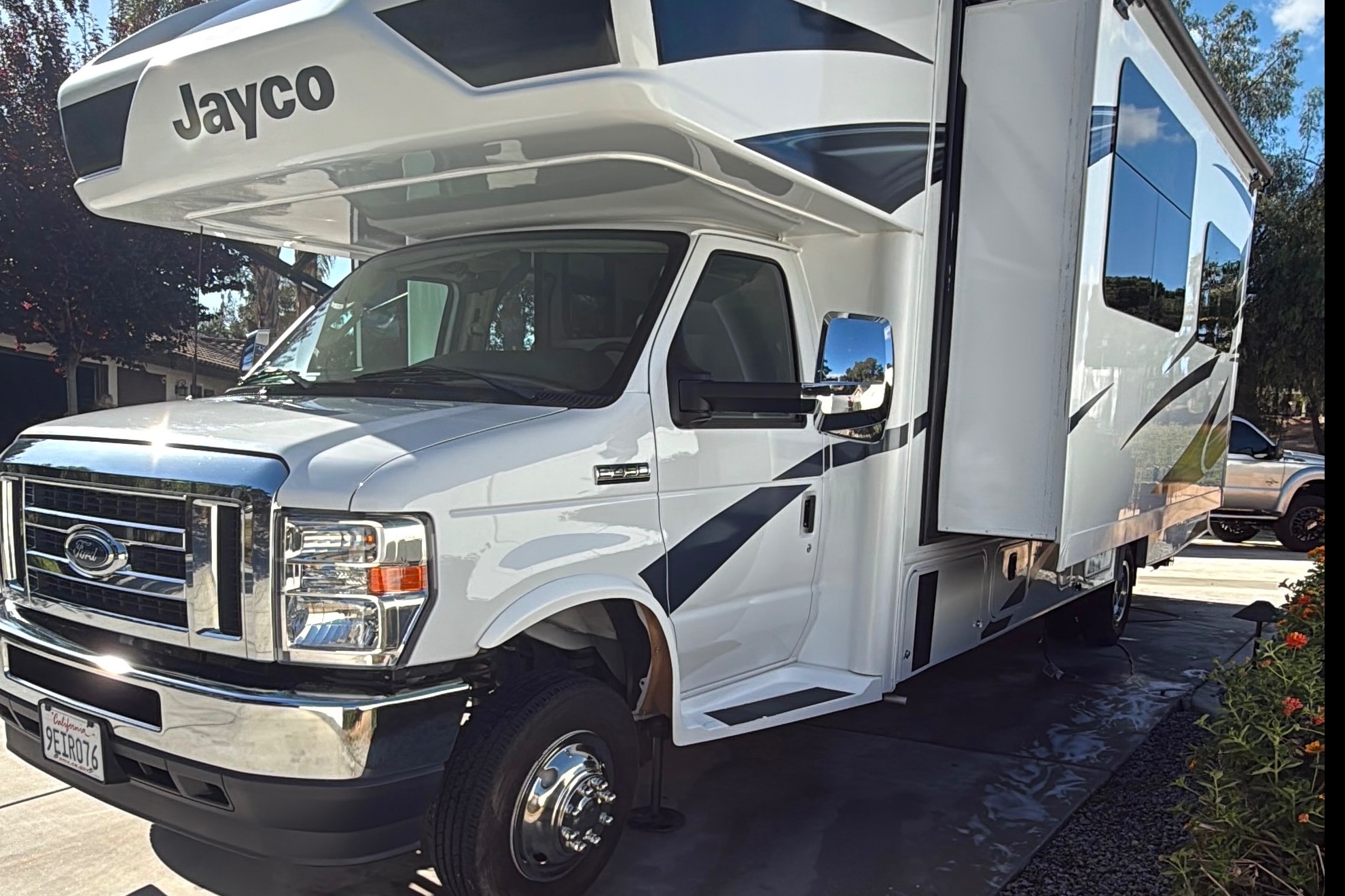 Luxury Jayco Greyhawk • Sleeps 6 Pet-Friendly & Summer-Ready!