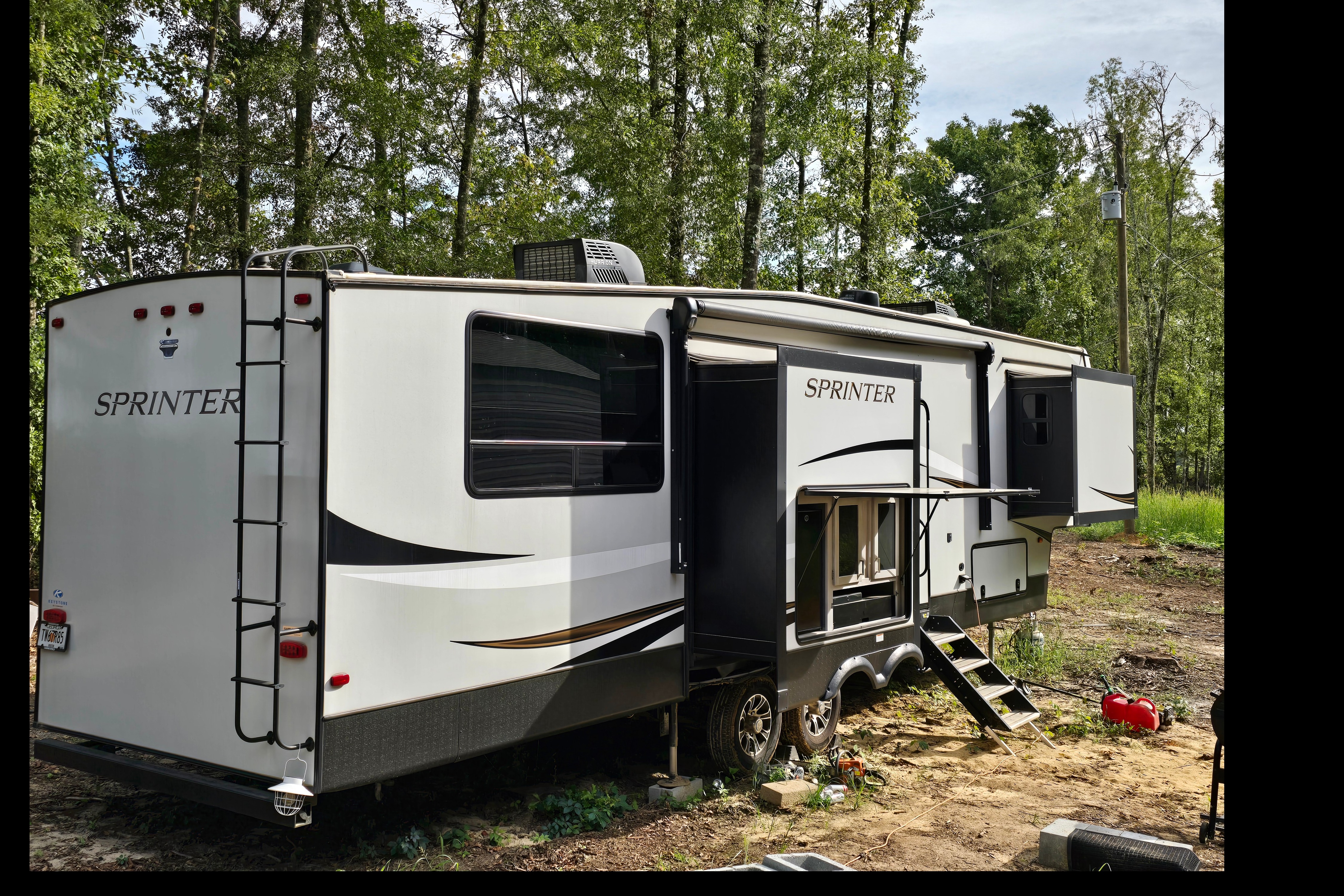 Leigh Ann's Keystone Sprinter Limited Fifth Wheel
