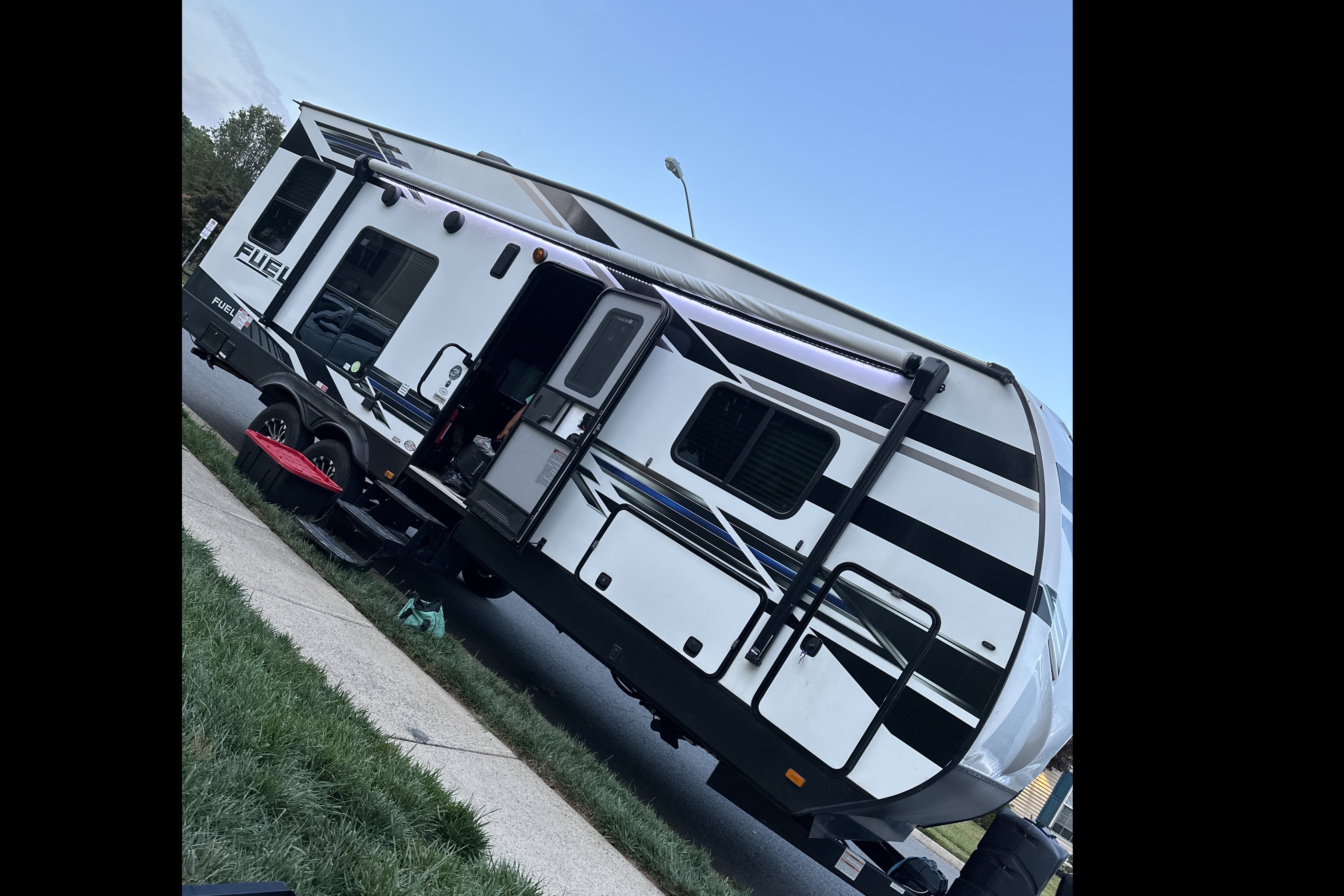 Aaron's Heartland Fuel 260 Toy Hauler