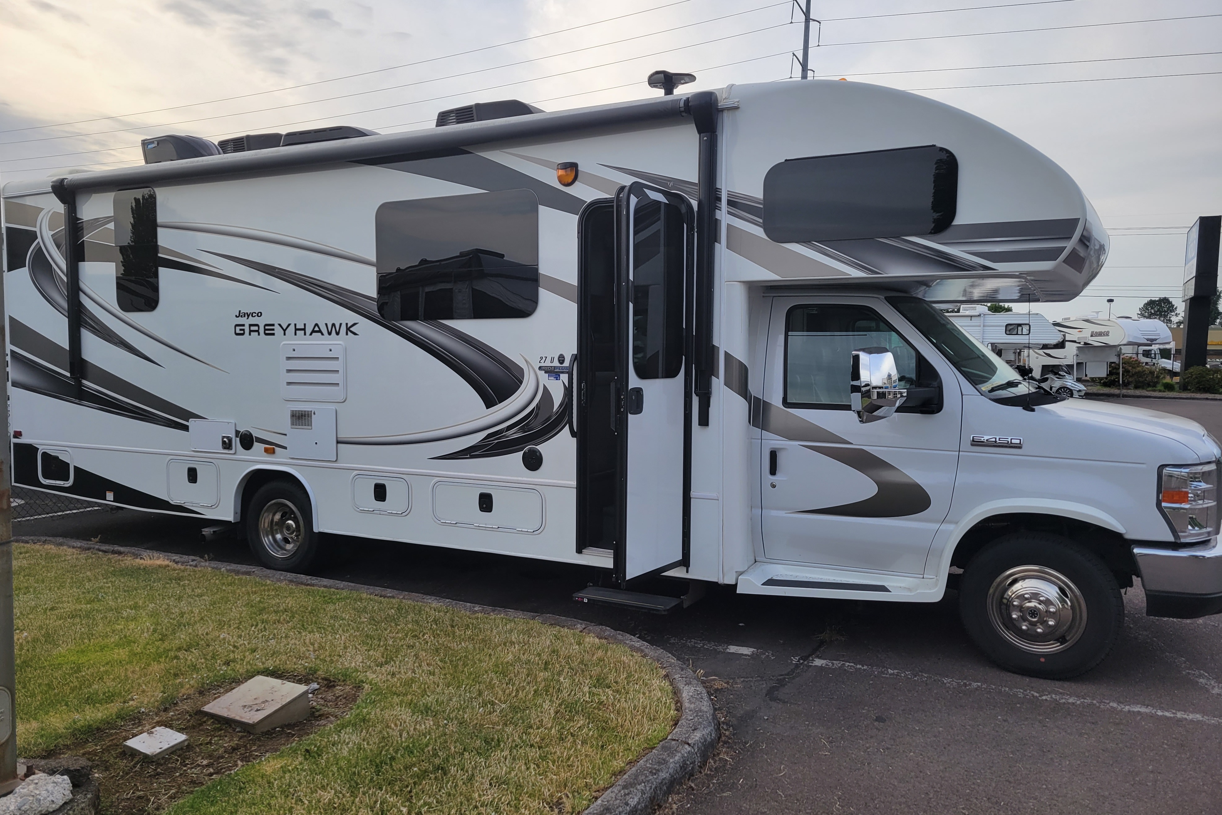 Jayco Greyhawk 27U Class C - Super Clean and Easy to Drive!