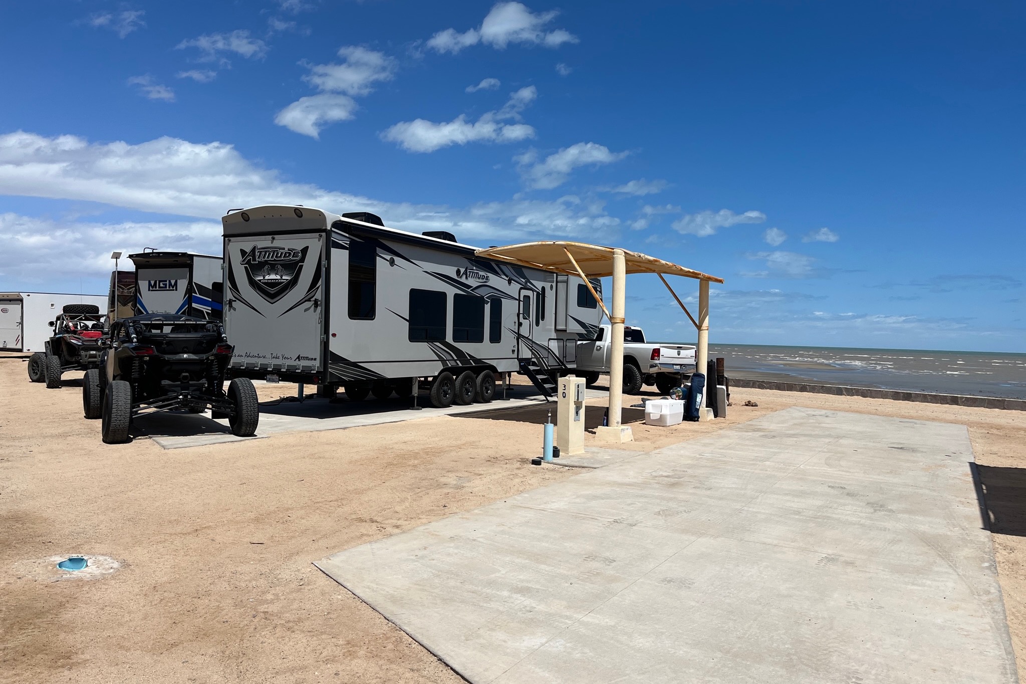 BEAUTIFUL, BRAND NEW 5TH WHEEL RV FOR YOUR NEXT “GLAMPING” ADVENTURE!