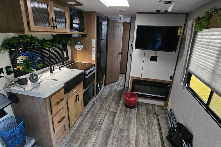 Gina's Forest River MBRR33 Toy Hauler