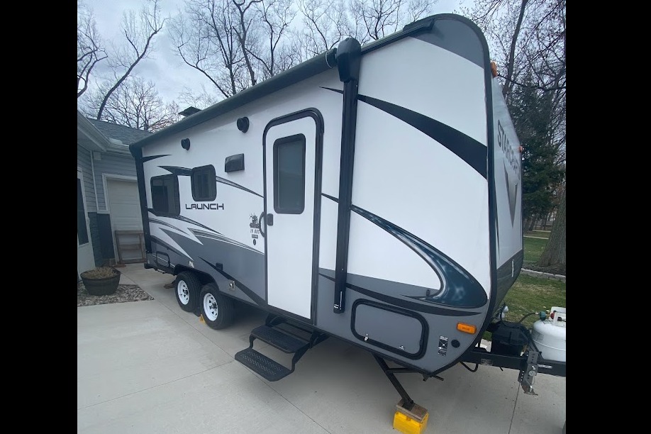 Starcraft Launch Outfitter 7 19BHS Travel Trailer