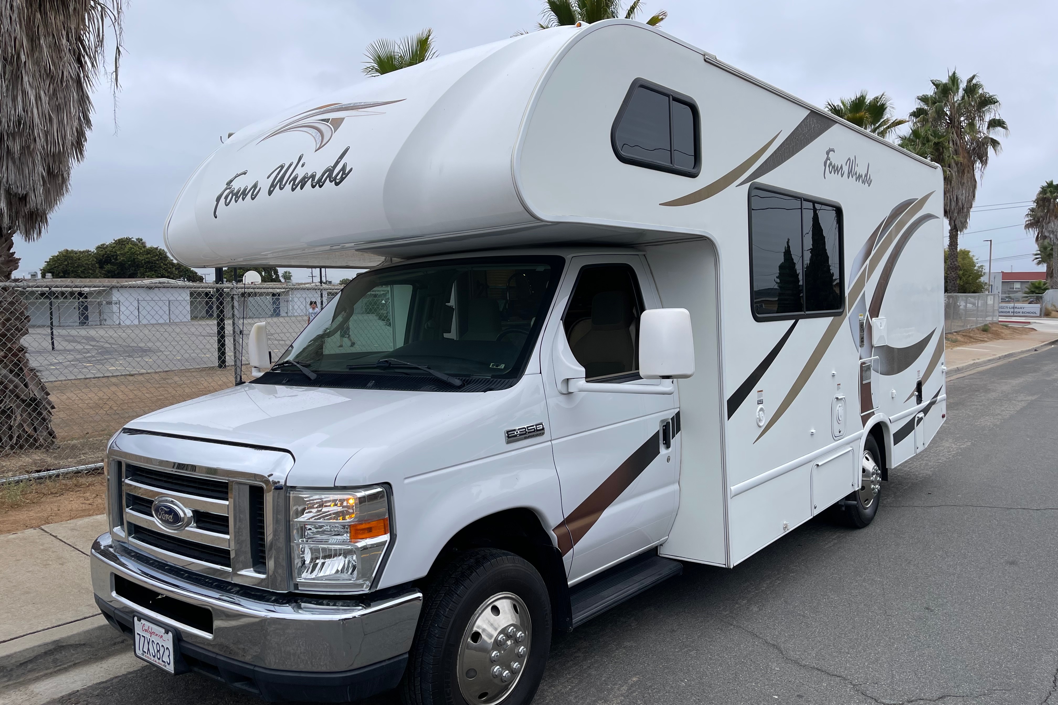 Mario's Thor Motor Coach Four Winds Class C