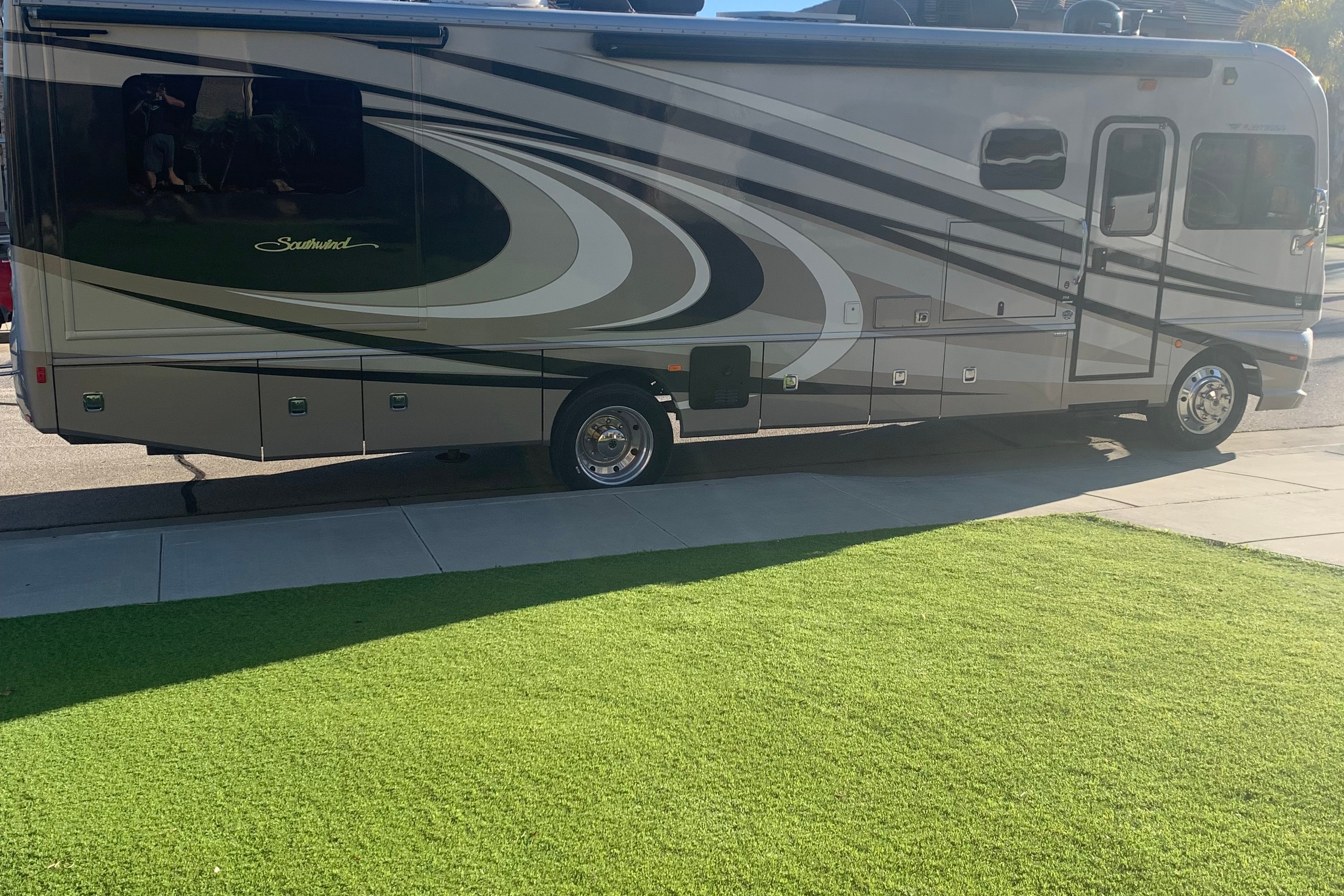 Kenneth's Fleetwood Southwind 34A Class A