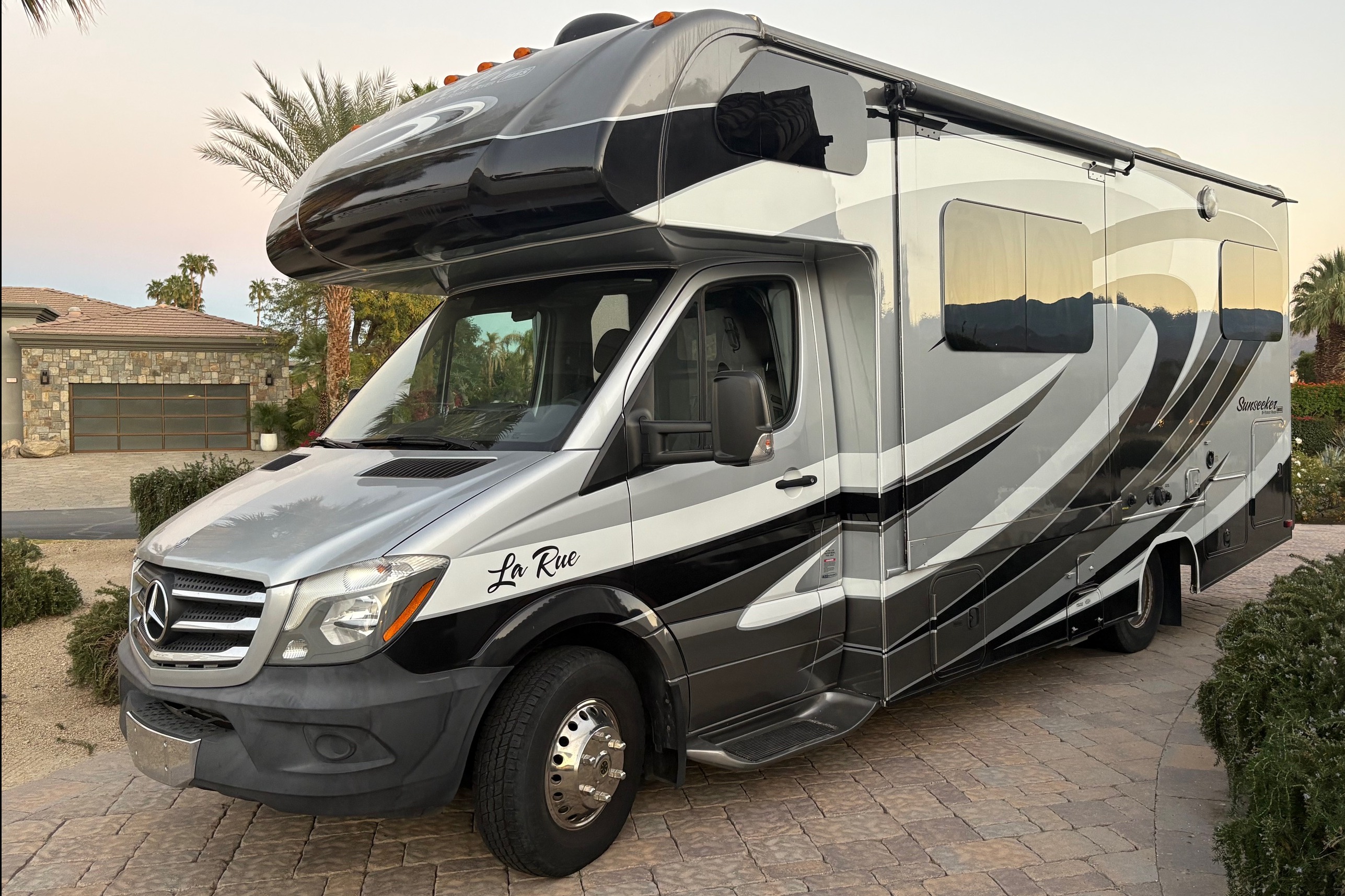 Jennifer's Forest River Sunseeker MBS 2400 Class C