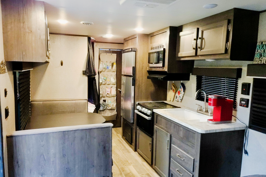 Happy Camper's Jayco Jayflight SLX  Travel Trailer