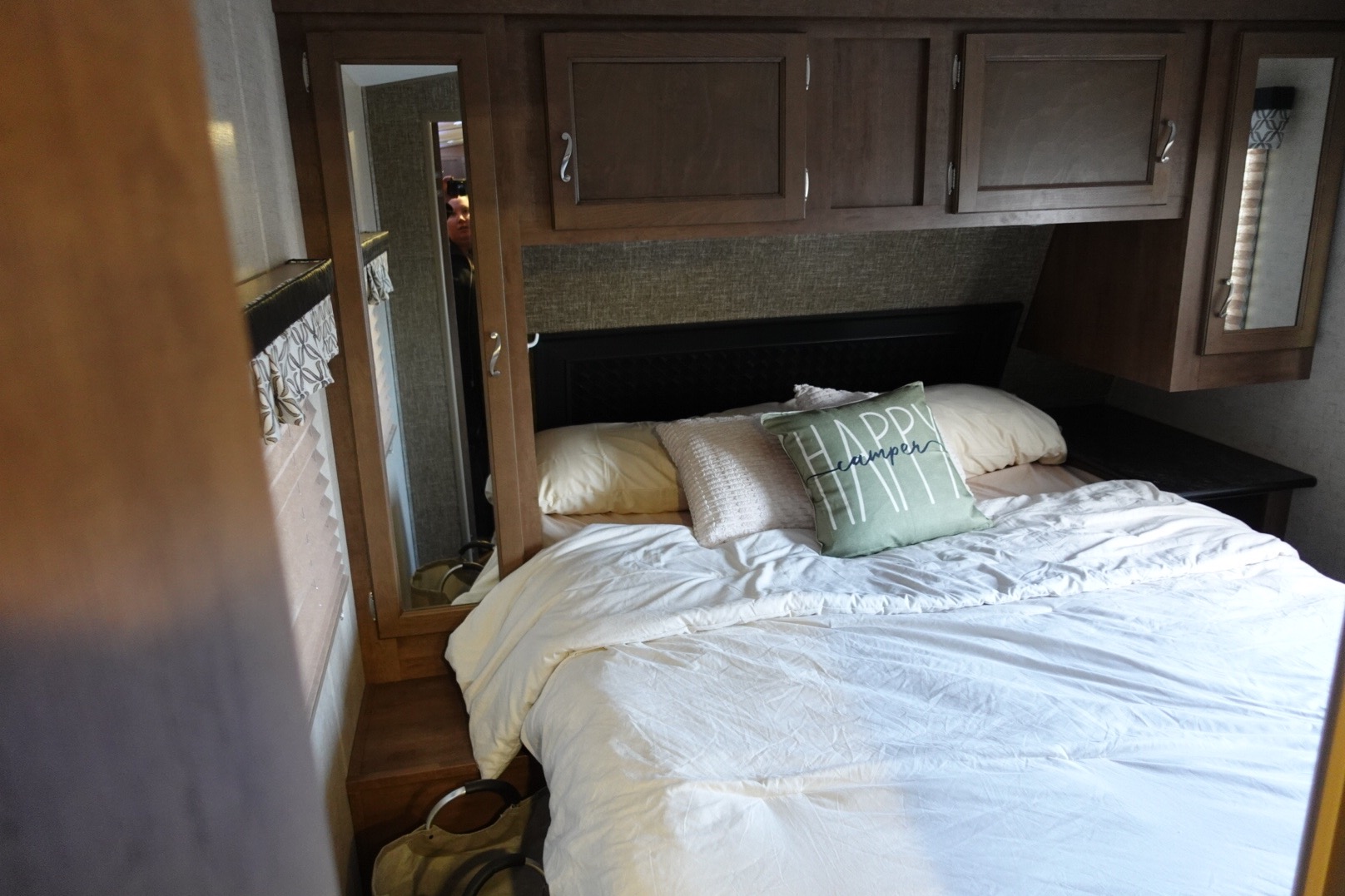 Compact & Cozy Camper for 3 with Queen Bed & Spacious Slide-Out