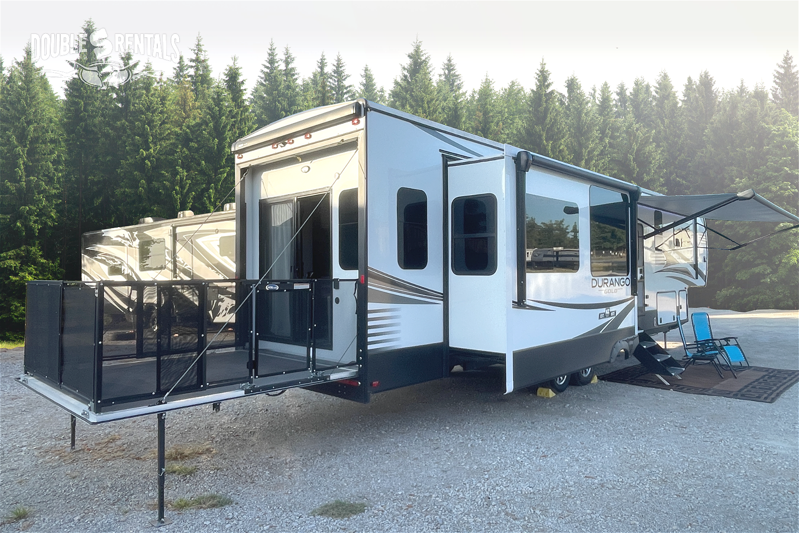 DURANGO Private King Master, Queen bed in Loft, Bunk Room, and Fold-Out Patio!!